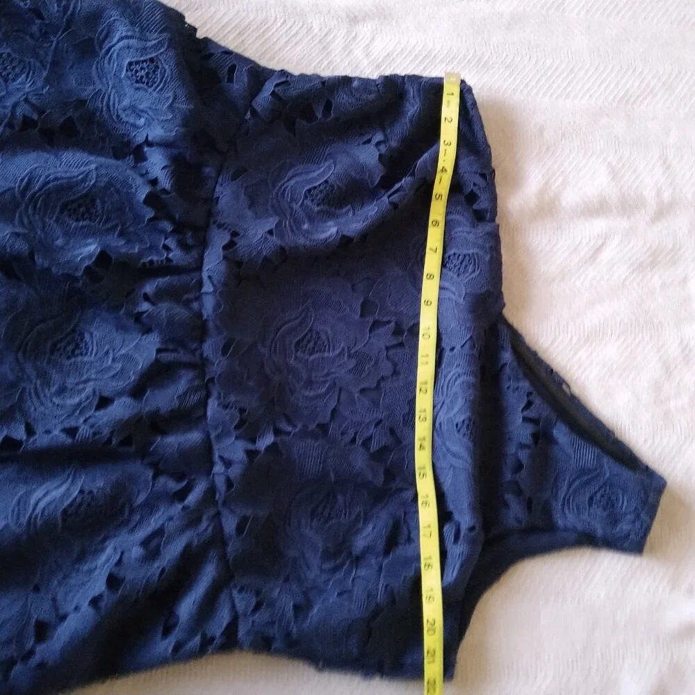 NWT! Layered with love Dress! ONLY $49! RETAIL $158! Chic Blue Floral Lace Sz 1X - Picture 4 of 7